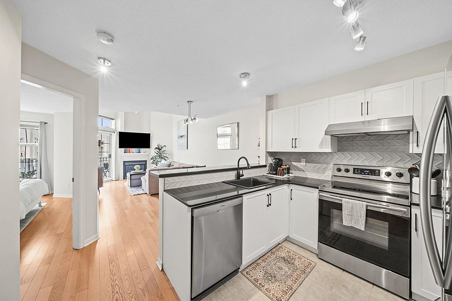 413 147 E 1st Street North Vancouver, BC - 7