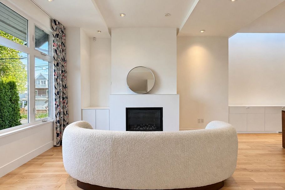 80 E 22nd Avenue Vancouver, BC - 4