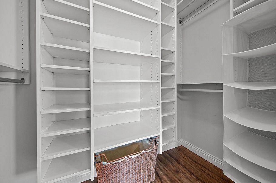 336 W 19th Street North Vancouver, BC - 21