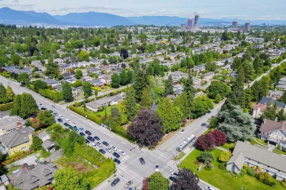 1461 W 49th Avenue Vancouver, BC - 16