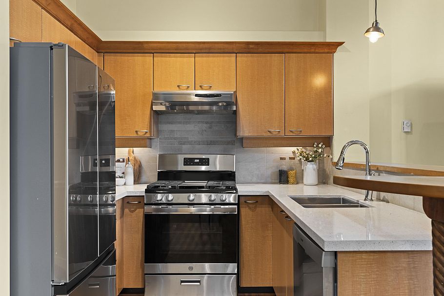 105 1811 W 16 Avenue Vancouver, BC - 21