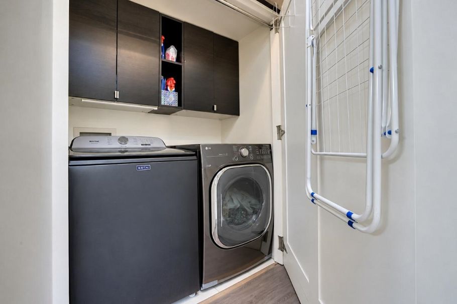 2835 W 13th Avenue Vancouver, BC - 25