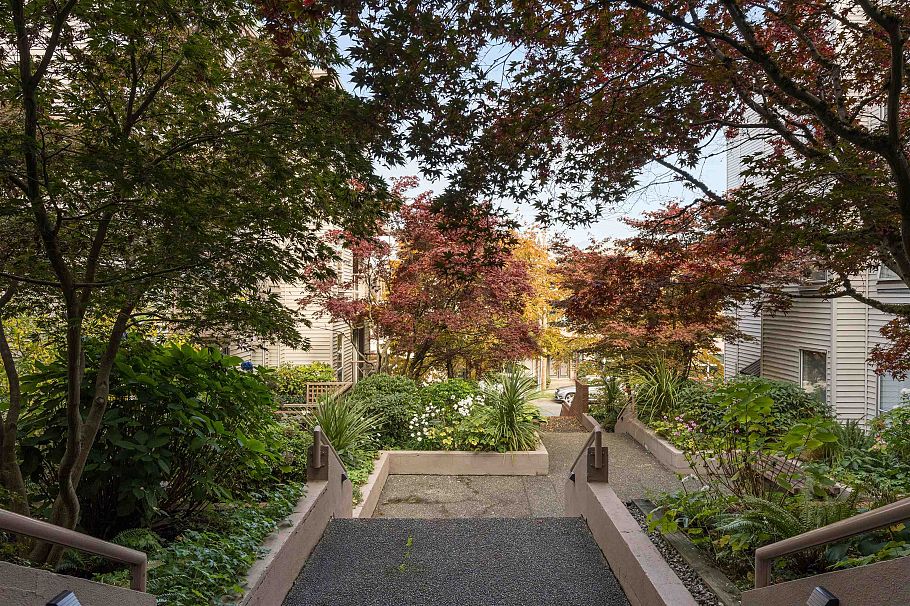 108 910 W 8th Avenue Vancouver, BC - 11