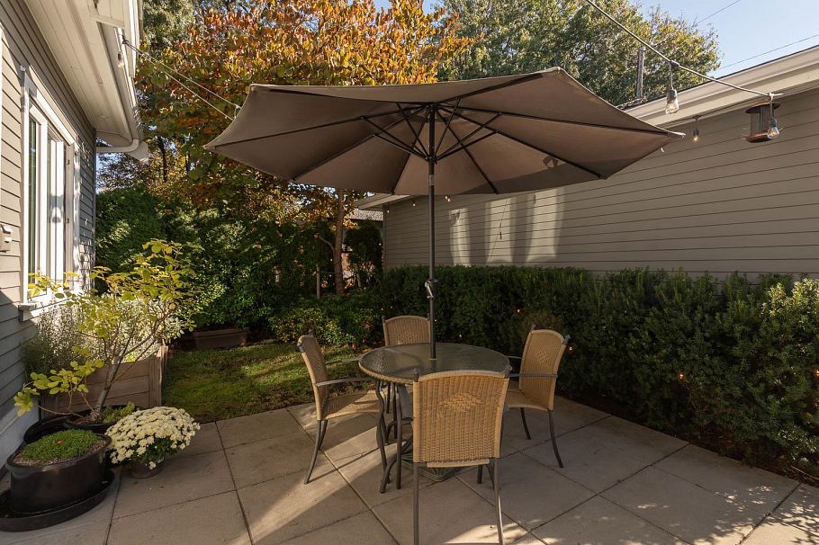 572 E 16th Avenue Vancouver, BC - 23