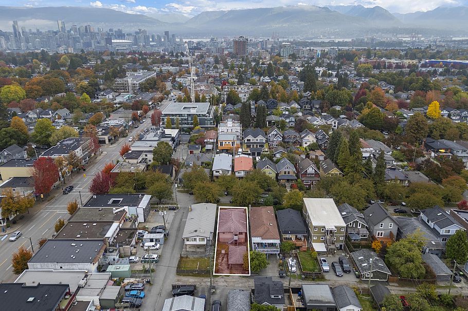 238 E 21st Avenue Vancouver, BC - 8