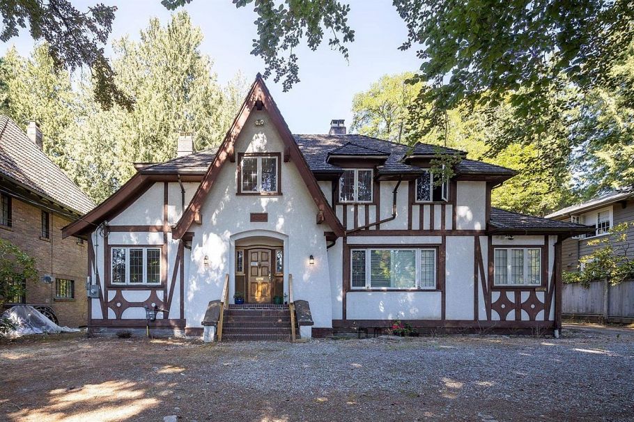 2629 W 49th Avenue Vancouver, BC - 3