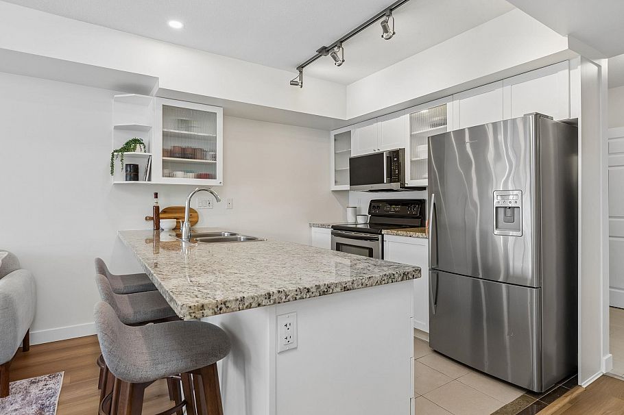 311 702 E King Edward Avenue Vancouver, BC - 12