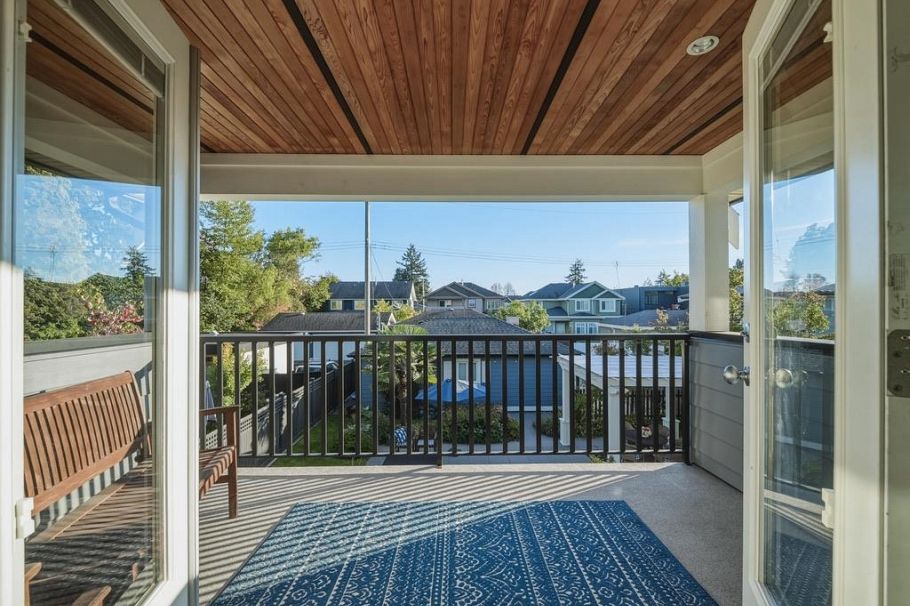 355 E 15th Street North Vancouver, BC - 24