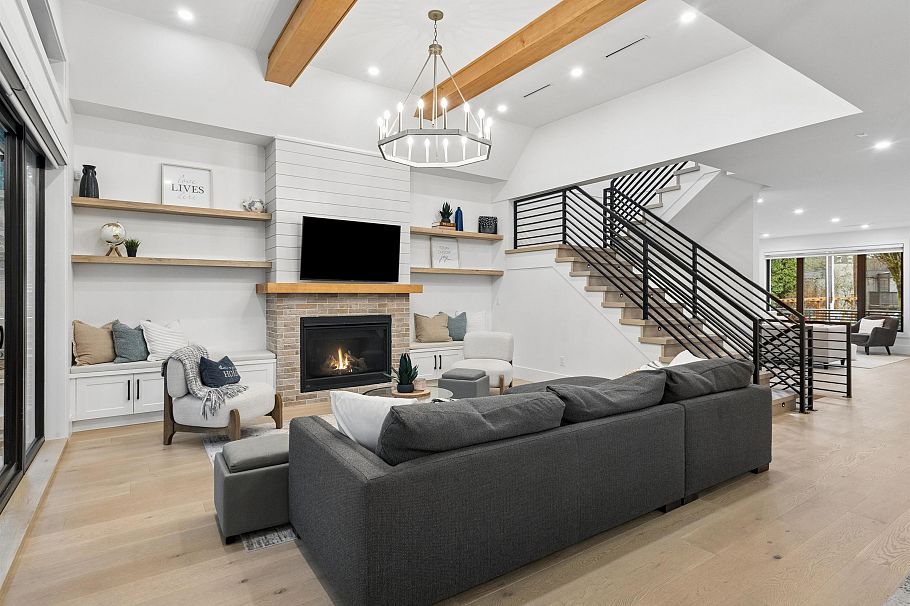 1260 Plateau Drive North Vancouver, BC - 11