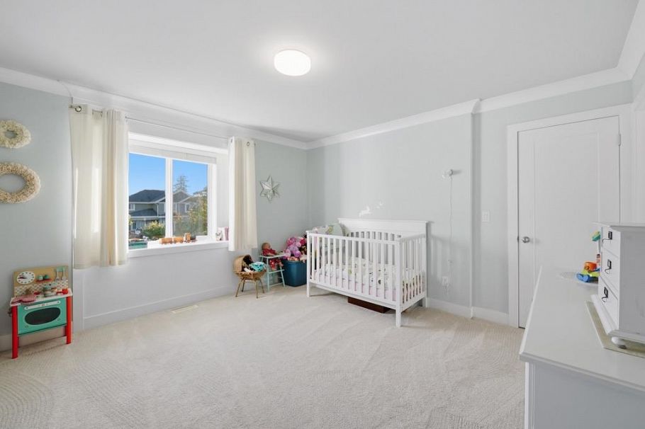 355 E 15th Street North Vancouver, BC - 26