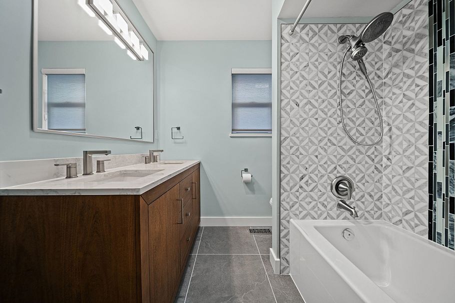 338 W 21st Street North Vancouver, BC - 12