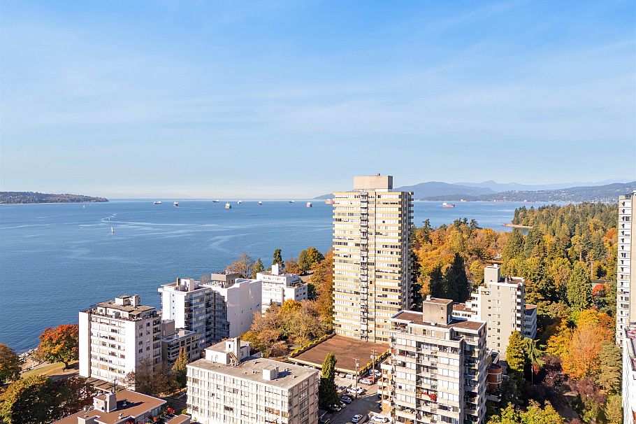 210 1924 Comox Street Vancouver, BC - 35