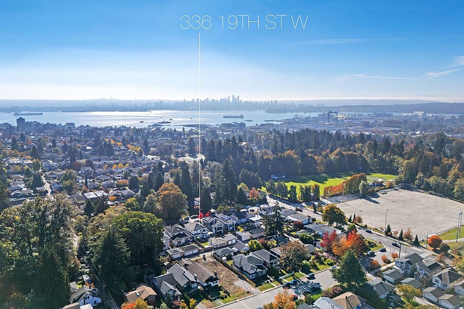 336 W 19th Street North Vancouver, BC - 36