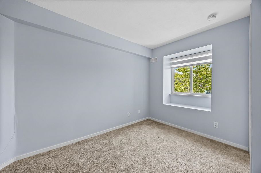 211 868 Kingsway Vancouver, BC - 9