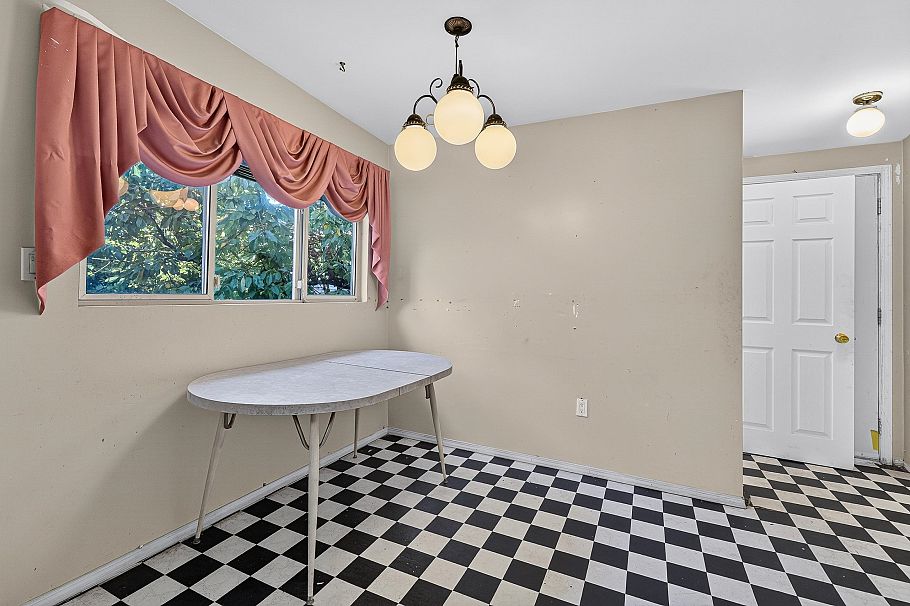 1429 E 11 Avenue Vancouver, BC - 11