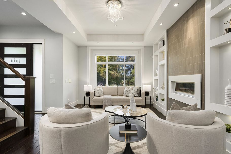 7380 Ontario Street Vancouver, BC - 2