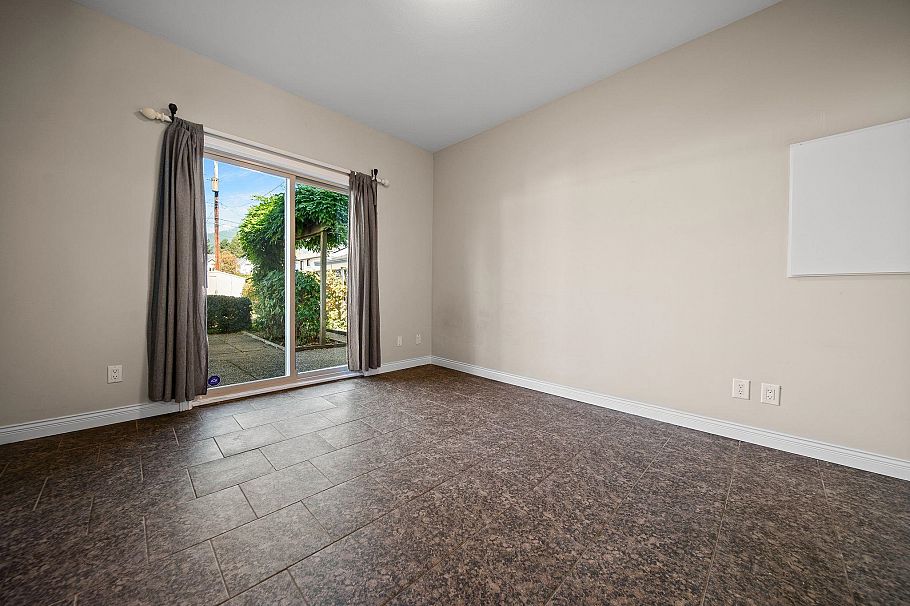 336 W 19th Street North Vancouver, BC - 17