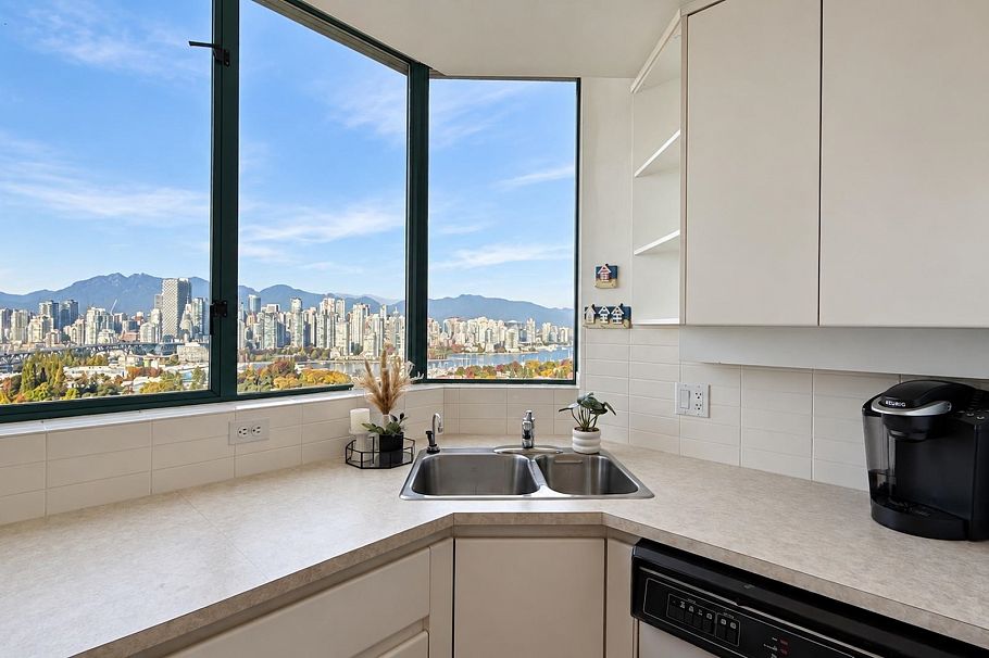 1001 1355 W Broadway Street Vancouver, BC - 13