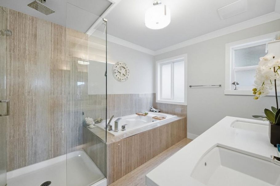 355 E 15th Street North Vancouver, BC - 25