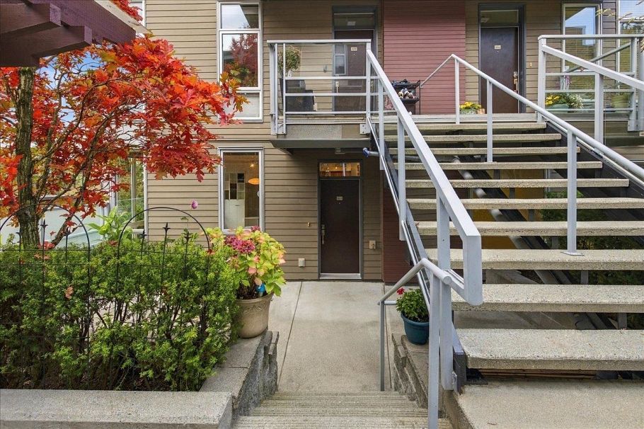 108 735 W 15th Street North Vancouver, BC - 14