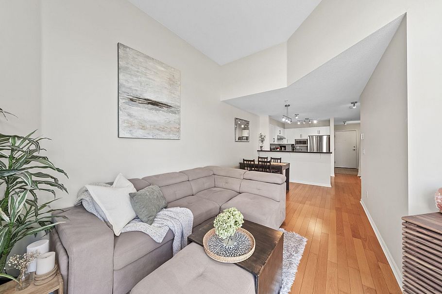 413 147 E 1st Street North Vancouver, BC - 8