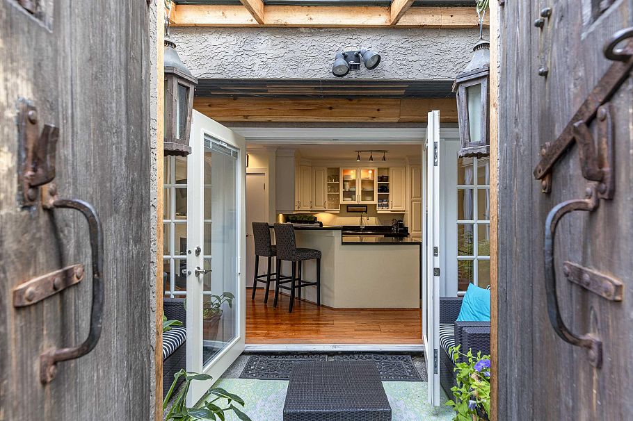 101 2535 York Avenue Vancouver, BC - 1