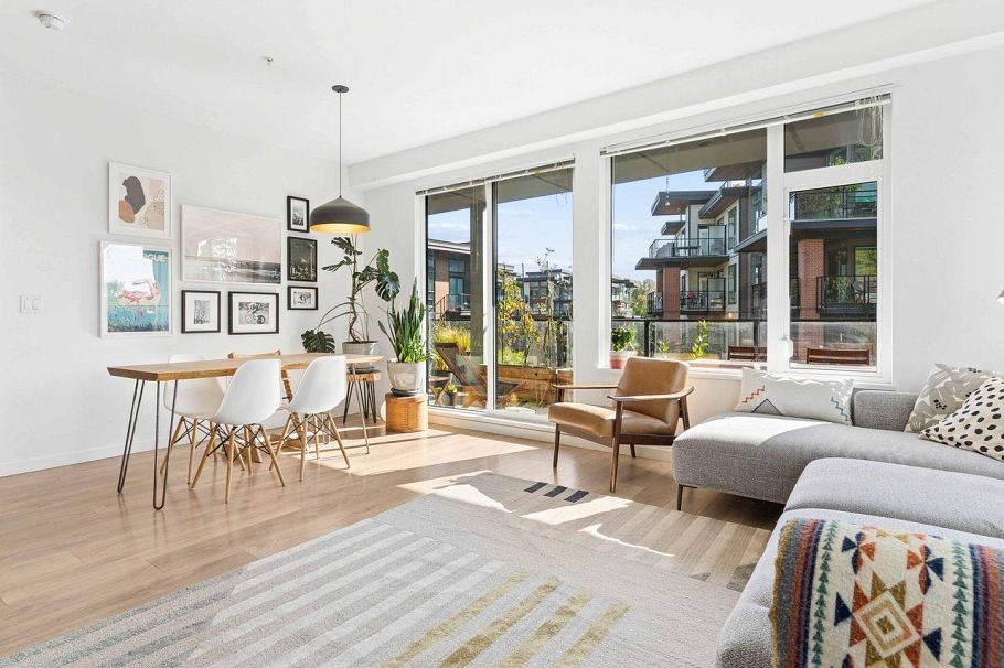 313 725 Marine Drive North Vancouver, BC - 4