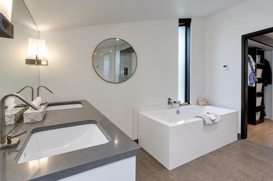 2835 W 13th Avenue Vancouver, BC - 34