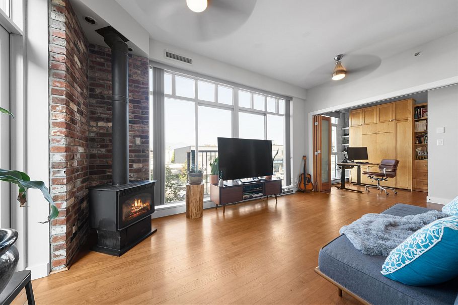 109 2515 Ontario Street Vancouver, BC - 3