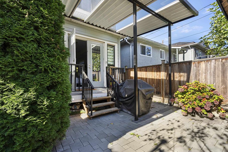 7380 Ontario Street Vancouver, BC - 25