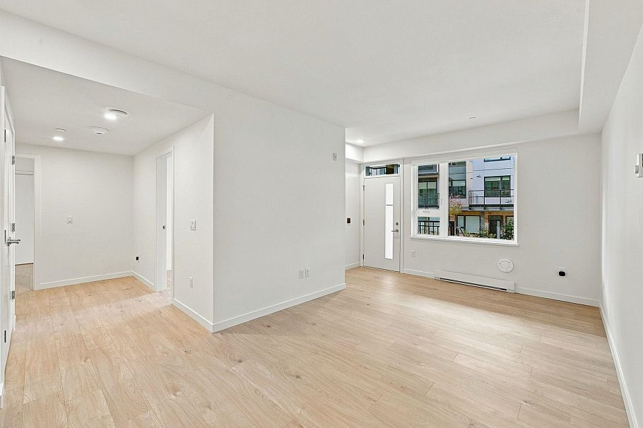 111 950 Lytton Street North Vancouver, BC - 11