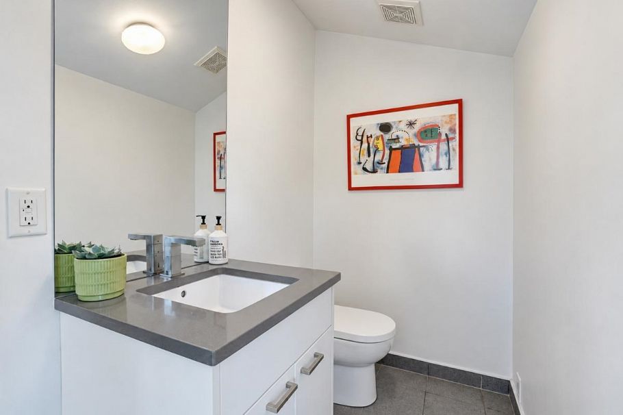 2835 W 13th Avenue Vancouver, BC - 18