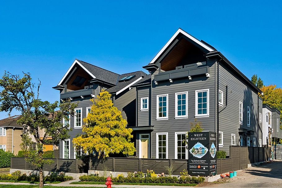 1 2115 W 18th Avenue Vancouver, BC - 1