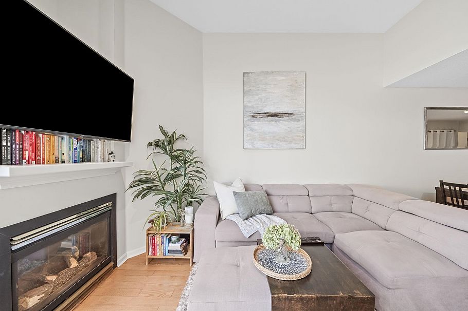 413 147 E 1st Street North Vancouver, BC - 4