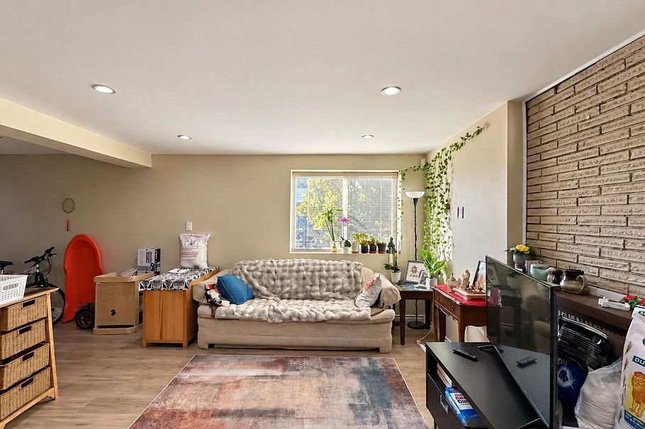 7590 Fraser Street Vancouver, BC - 8