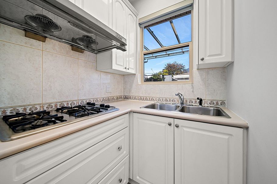 336 W 19th Street North Vancouver, BC - 14