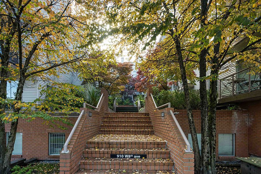 108 910 W 8th Avenue Vancouver, BC - 9