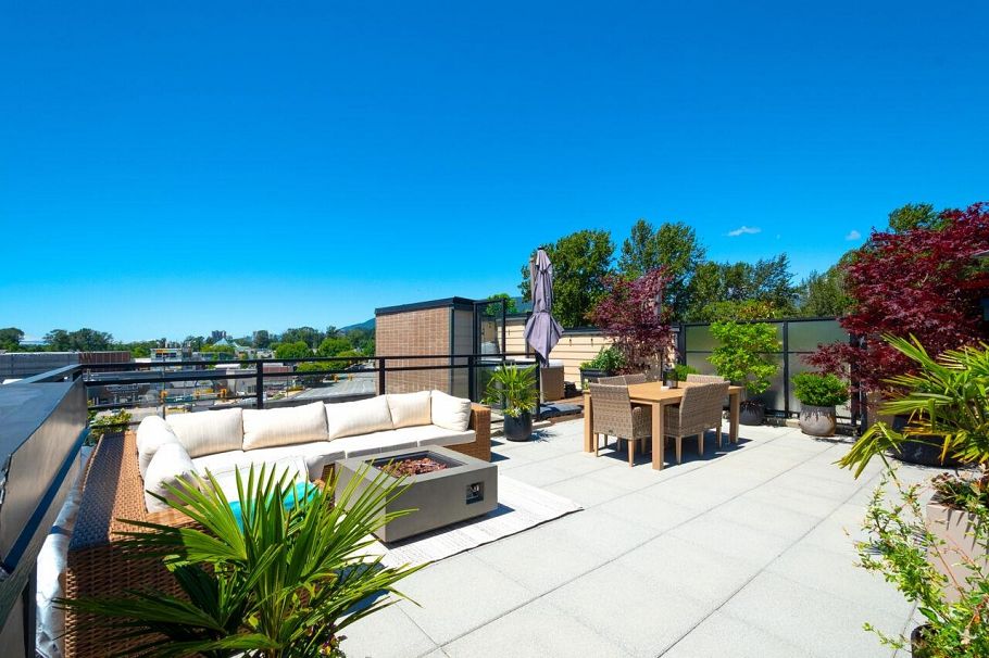 417 733 W 14th Street North Vancouver, BC - 33