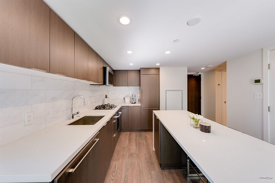 301 8189 Cambie Street Vancouver, BC - 9