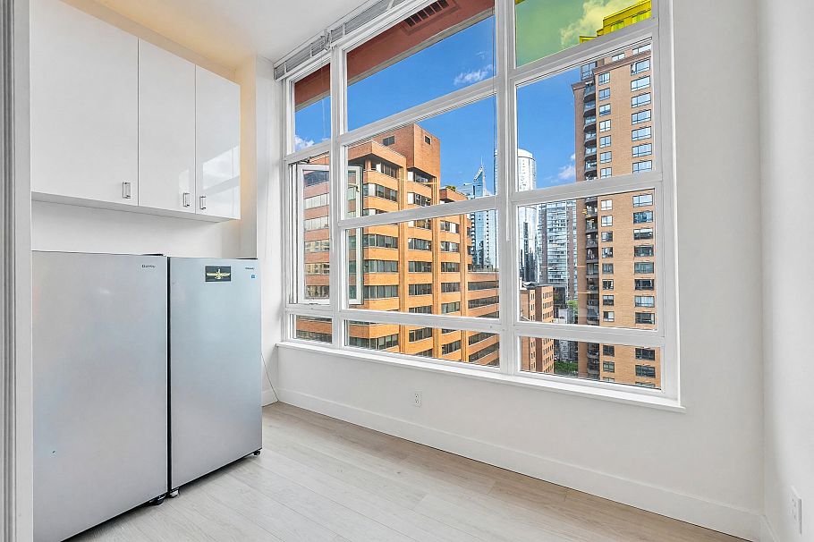 1002 1205 Howe Street Vancouver, BC - 23