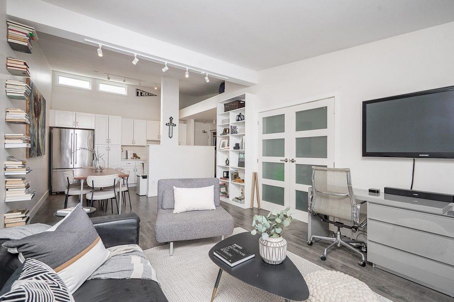 408 2333 Triumph Street Vancouver, BC - 1