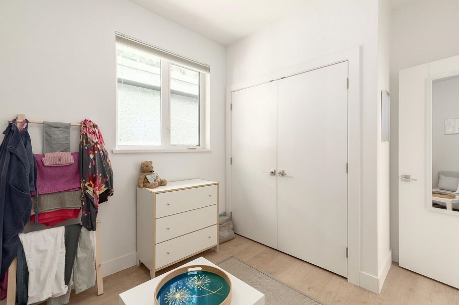 572 E 16th Avenue Vancouver, BC - 16