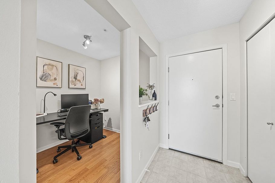 413 147 E 1st Street North Vancouver, BC - 26