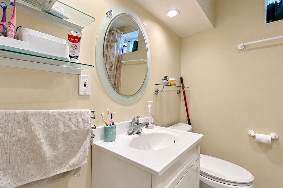 7590 Fraser Street Vancouver, BC - 18
