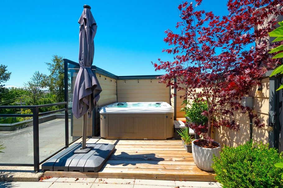 417 733 W 14th Street North Vancouver, BC - 37