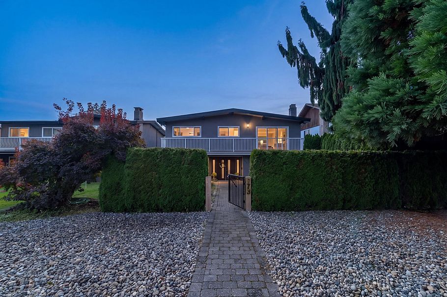 773 E 12th Street North Vancouver, BC - 29