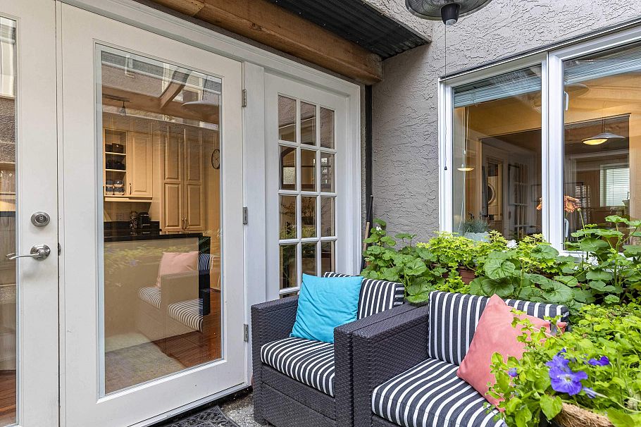 101 2535 York Avenue Vancouver, BC - 4