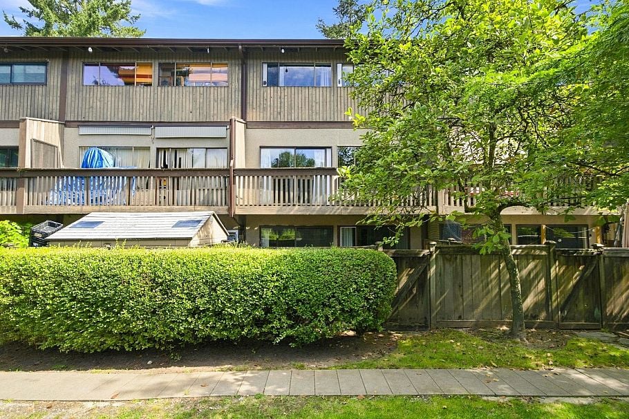 1071 Lillooet Road North Vancouver, BC - 1