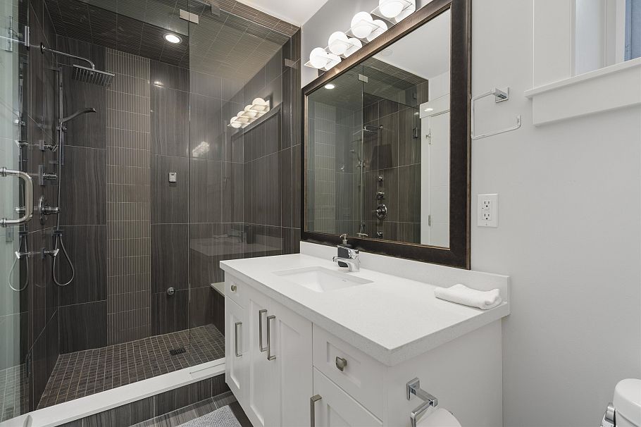 7380 Ontario Street Vancouver, BC - 22