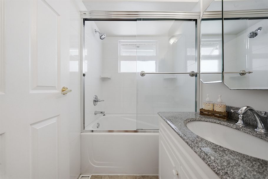 1825 Peters Road North Vancouver, BC - 12